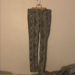 Snake jeans